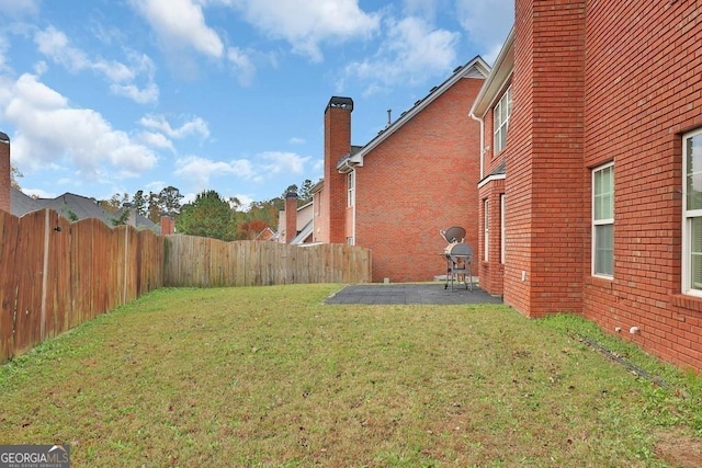 view of yard with a patio area