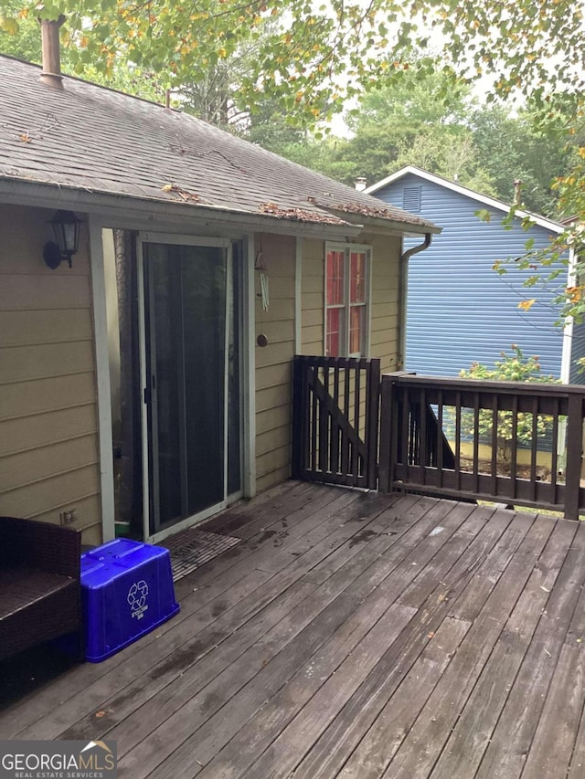 2734 Laurel View Dr, Snellville, GA 30039 - view of wooden terrace