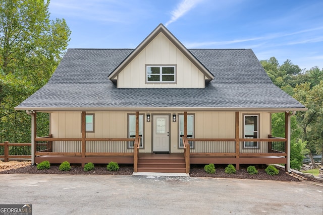 view of front of house featuring covered porch