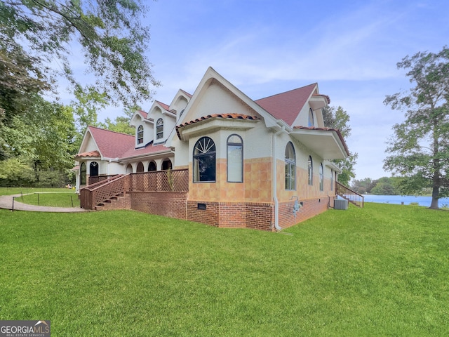 exterior space featuring a lawn