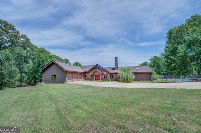 ranch-style home featuring a front yard