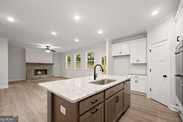 laundry room with hookup for an electric dryer and washer hookup