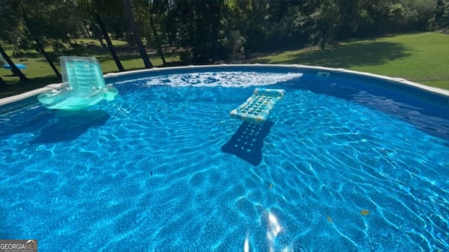 view of swimming pool