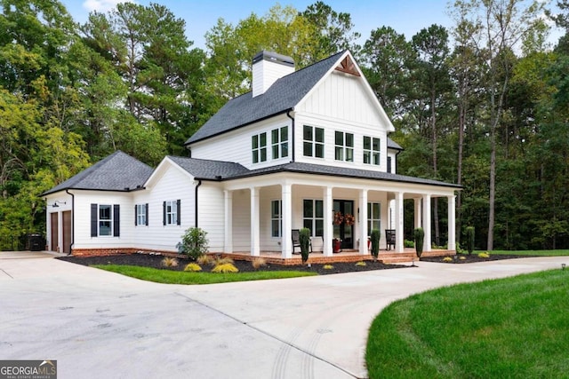 view of front of house with a porch