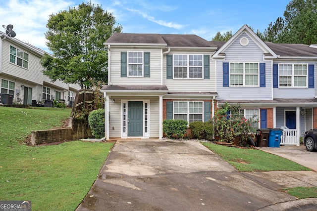 view of front of house featuring a front lawn