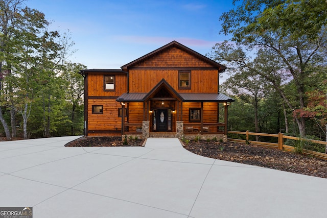 view of front of home featuring a porch