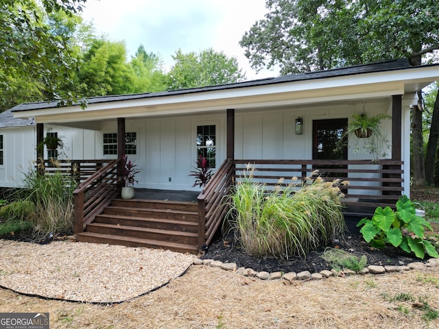 view of front of house featuring a porch