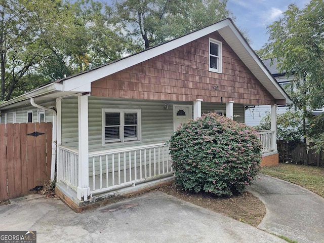 view of front of house featuring a porch