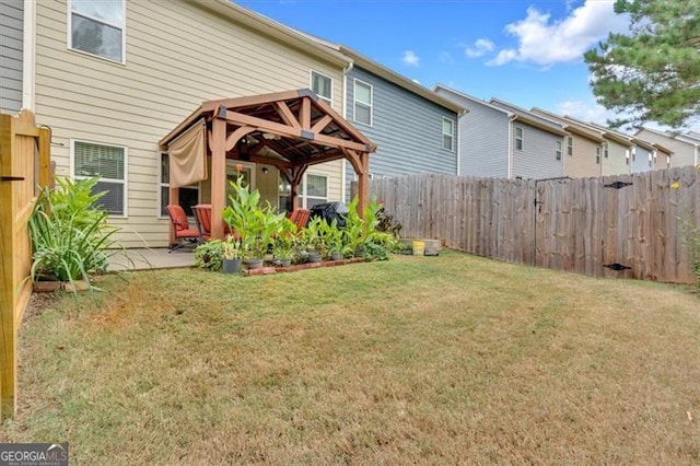 view of yard featuring a patio area