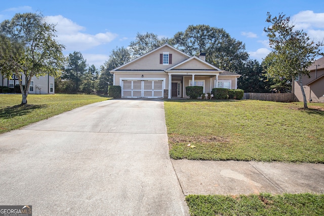 view of front of house featuring a front lawn