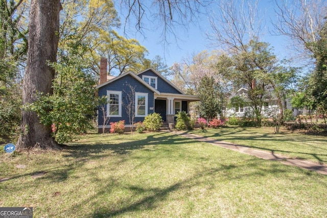 view of front of house featuring a front yard