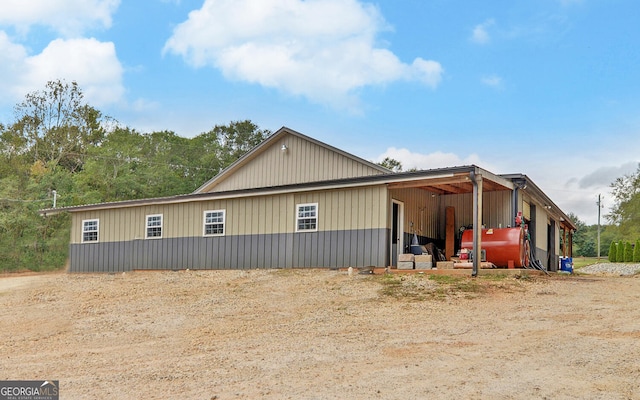 view of property exterior