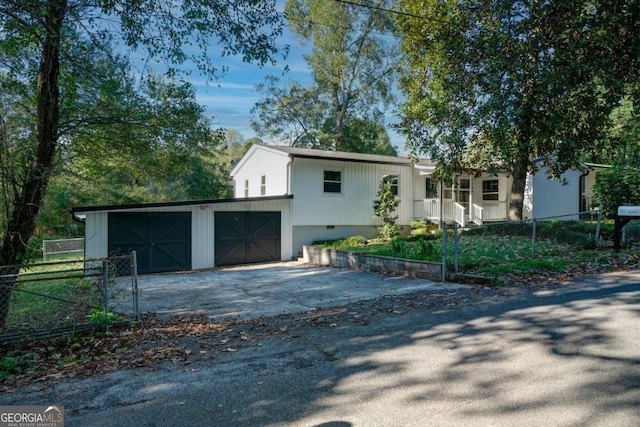 view of front of property