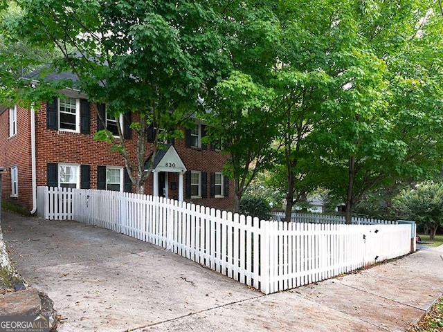 view of front of property