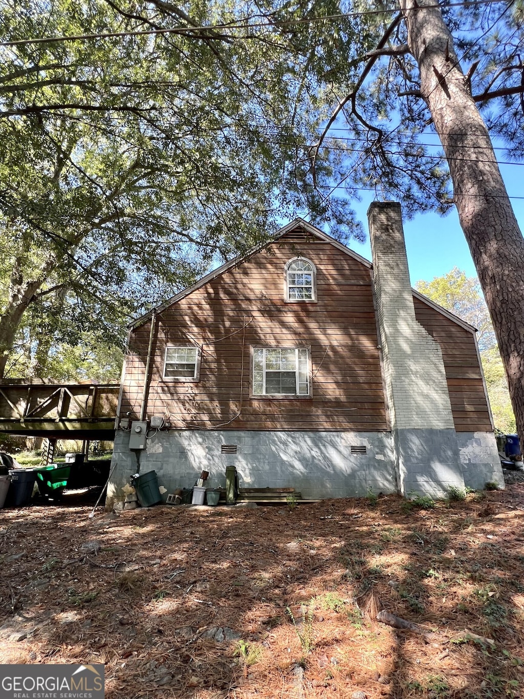 view of home's exterior