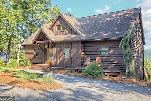 view of front of property