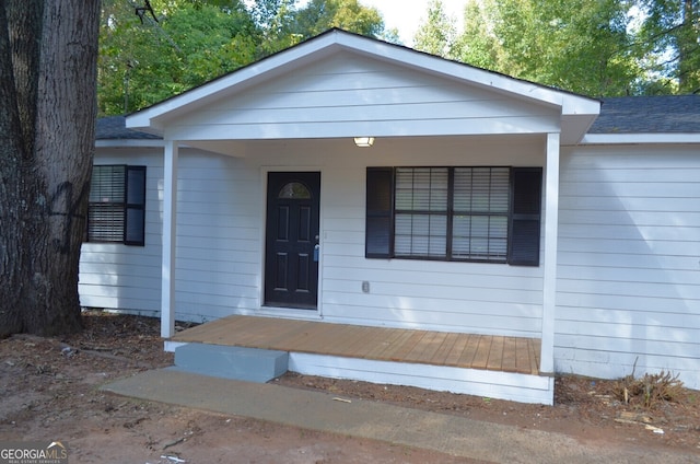 view of front of property featuring a porch