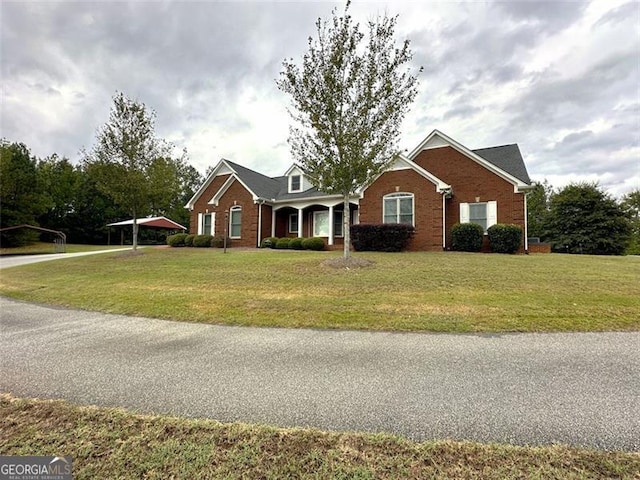 view of front of home with a front lawn