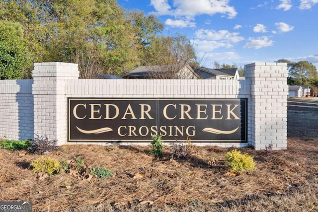 view of community / neighborhood sign