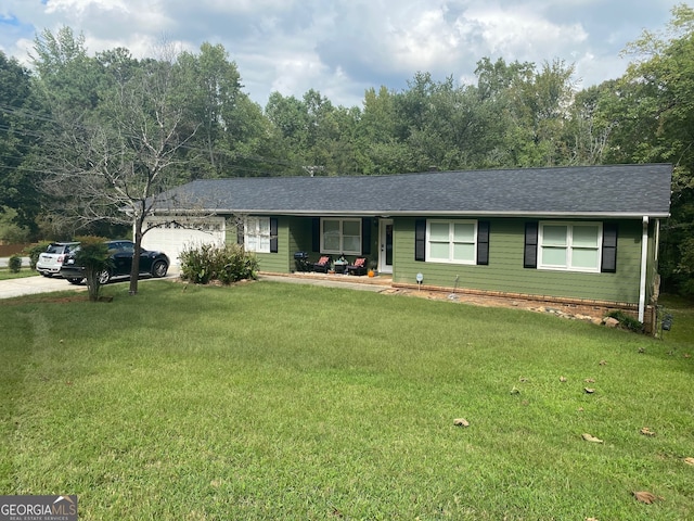 ranch-style home with a front yard