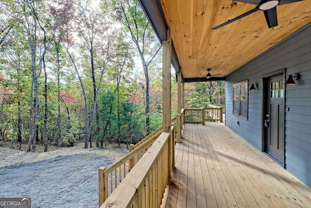 deck with ceiling fan