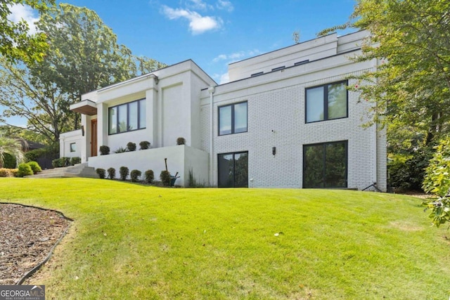 exterior space featuring a front yard