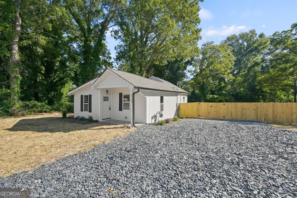 view of front of property