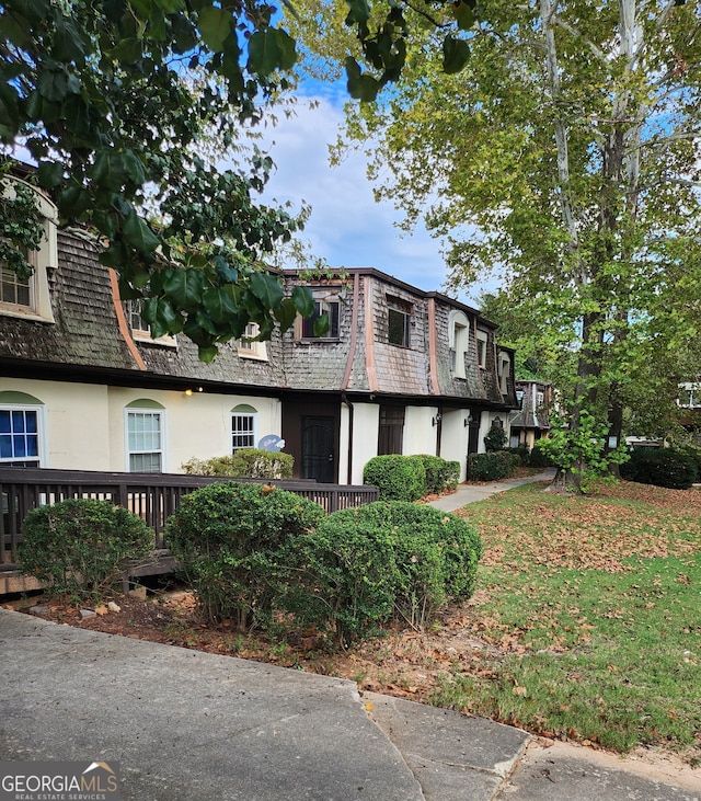 view of side of property