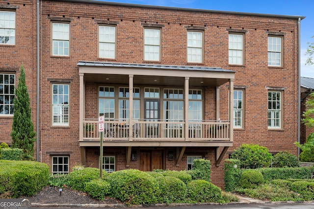 Listing photo 2 for 65 Sloan St Unit 2, Roswell GA 30075