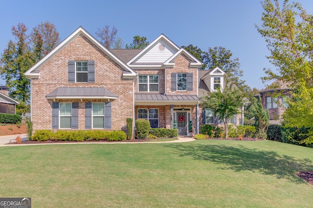 view of front of property featuring a front lawn