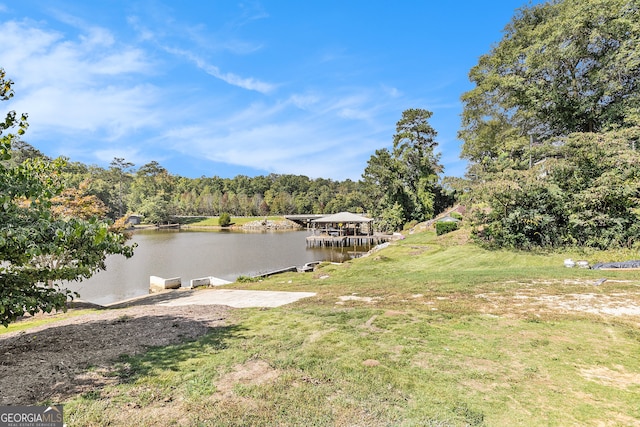 view of yard with a water view