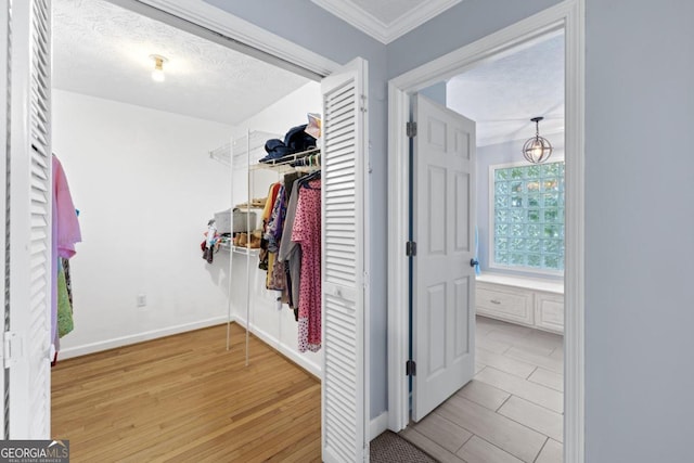 1011 Sugar Hill Way, Buckhead, GA 30625 - bathroom featuring a ceiling fan, crown molding, vanity, baseboards, and toilet