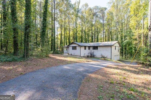 view of front of house featuring a garage