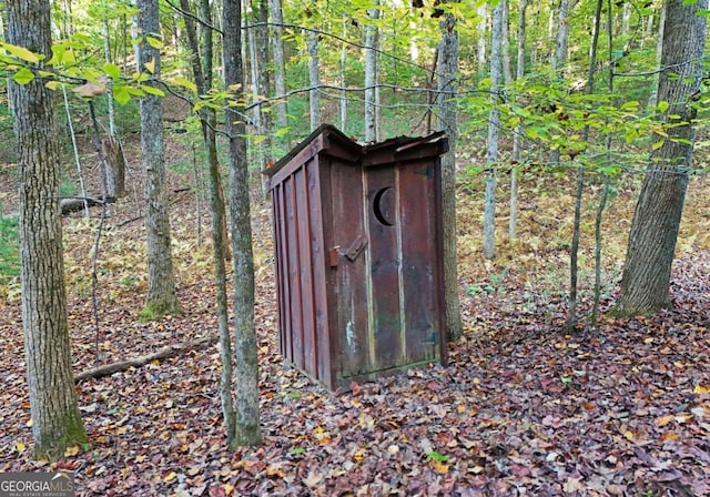 view of outdoor structure