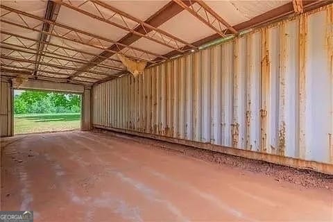 misc room featuring concrete flooring