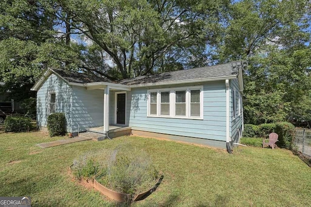 view of front of house featuring a front yard