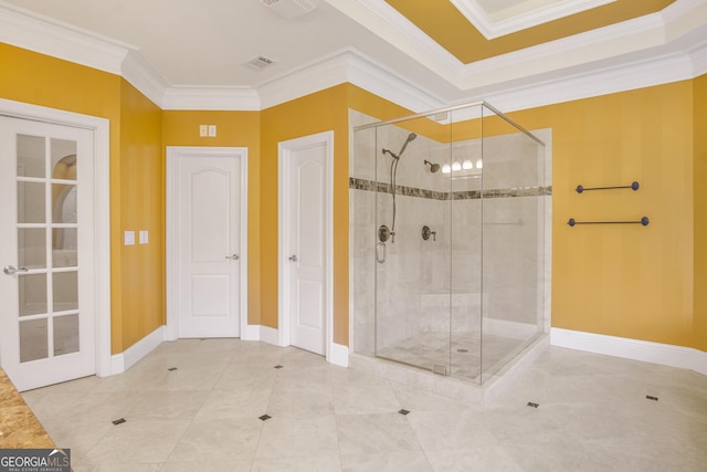 1565 Mountain Shadow Trl, Stone Mountain, GA 30087 - bathroom featuring a shower stall, baseboards, crown molding, and visible vents