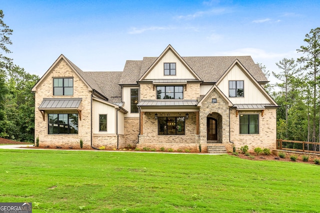 view of front of house featuring a front lawn