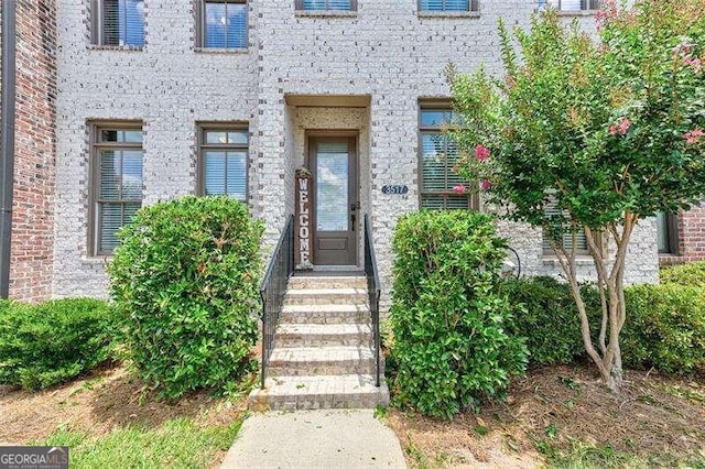 view of property entrance