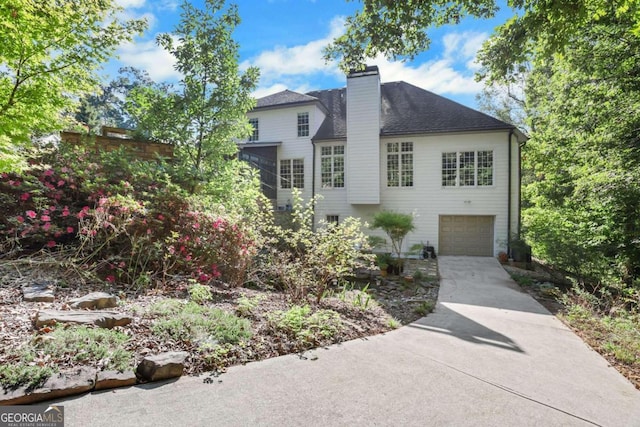 view of front facade featuring a garage