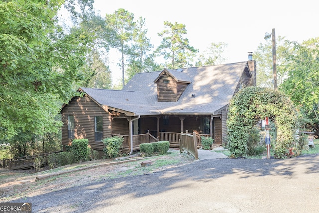 view of front facade with covered porch