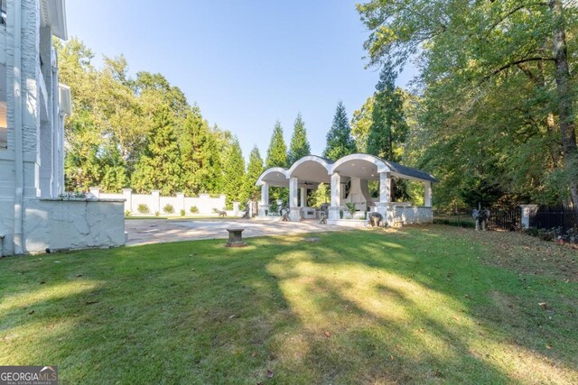 view of yard with a patio