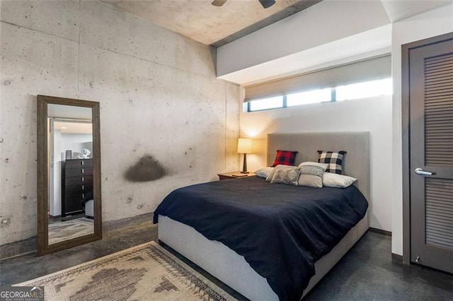 bedroom featuring ceiling fan