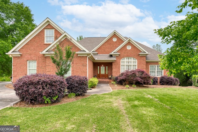 view of front of house featuring a front yard