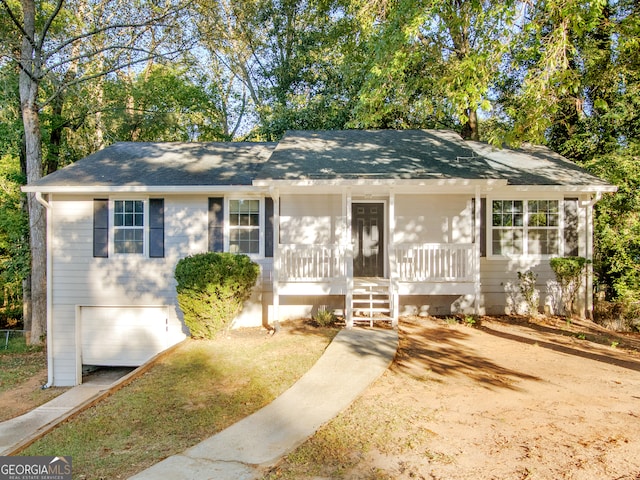 ranch-style house featuring a porch