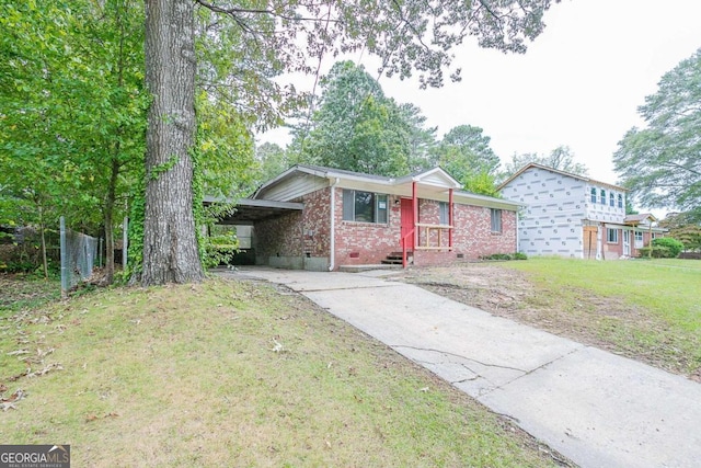 view of front of property with a front yard