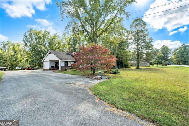 view of front of property with a front yard