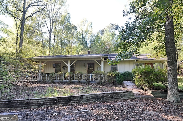 view of front of home featuring covered porch