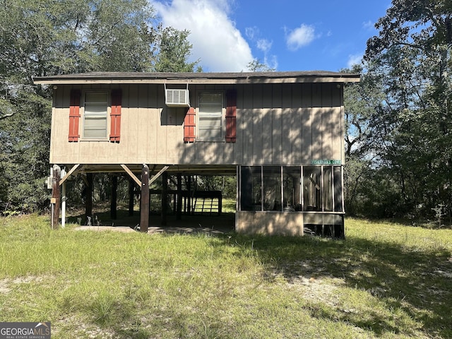 view of front of house with a carport