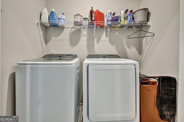 laundry area featuring washer and clothes dryer